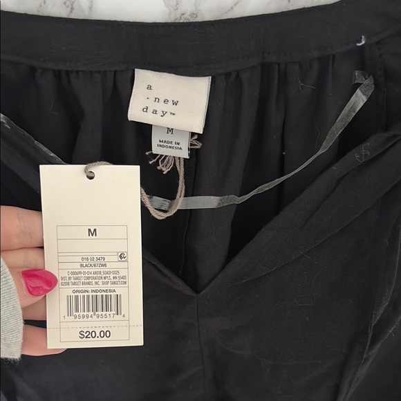 Black Relaxed 3/4 Sleeve Flowy Blouse - Picture 2 of 4